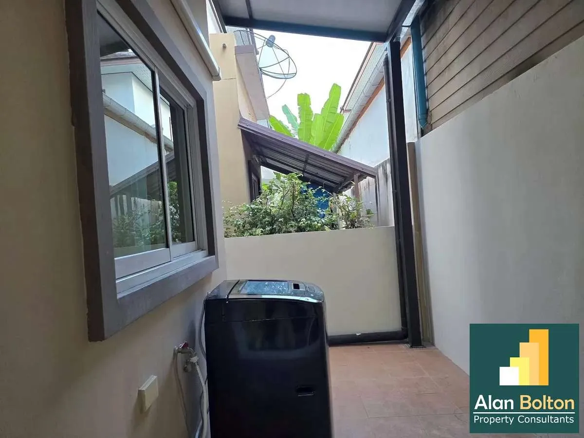 4 Bedrooms 3 Bathrooms in East Pattaya photo 7