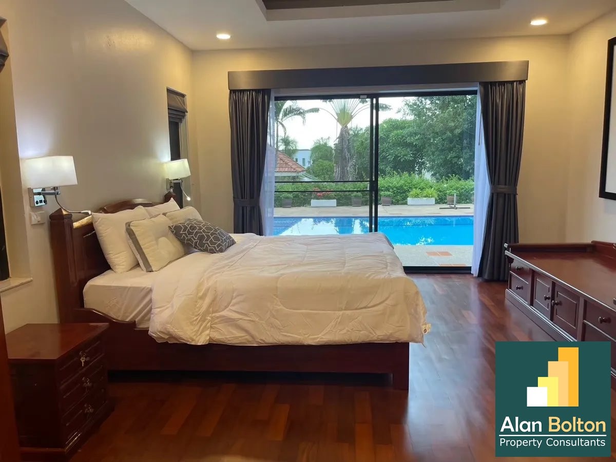 Pool Villa 5 Bedrooms 5 Bathrooms in East Pattaya photo 8