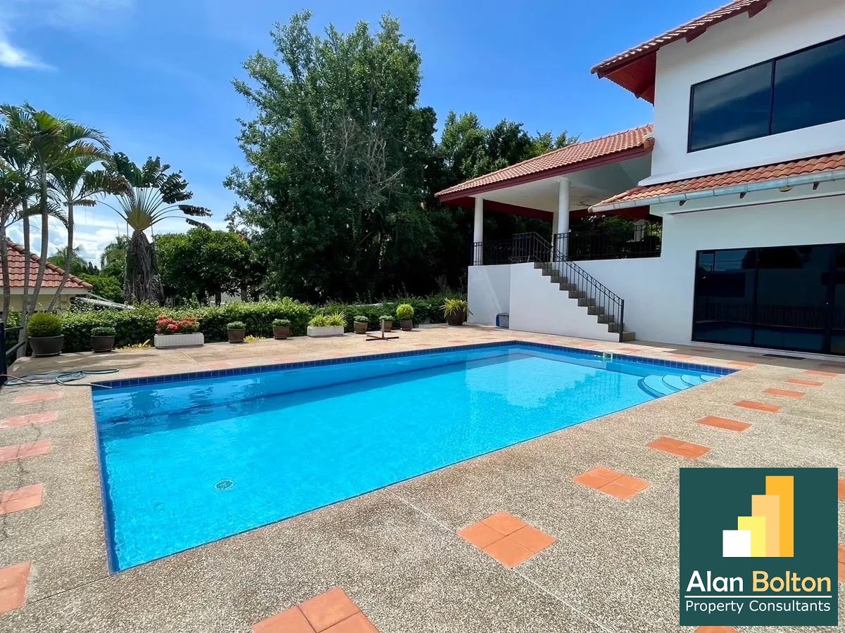Pool Villa 5 Bedrooms 5 Bathrooms in East Pattaya photo 10
