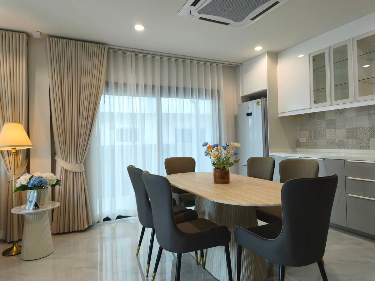4 Bedroom House For Rent in Pattaya photo 20