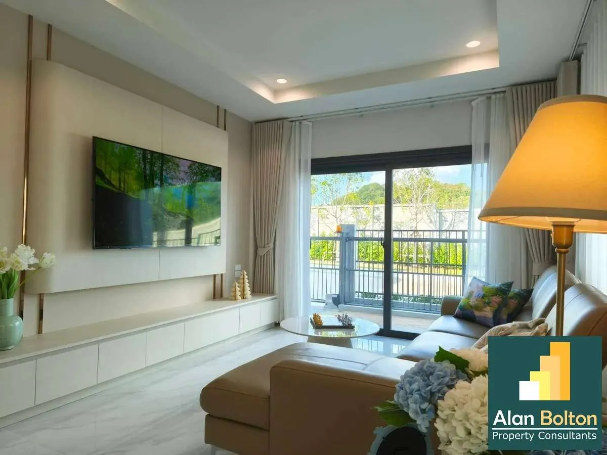 4 Bedroom House For Rent in Pattaya photo 3