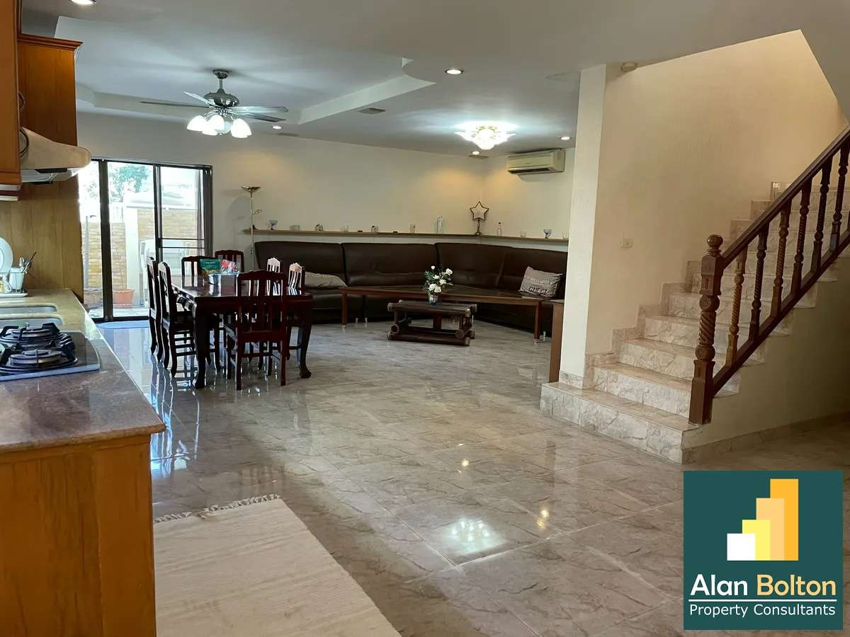 4 Bedroom House For Sale photo 2