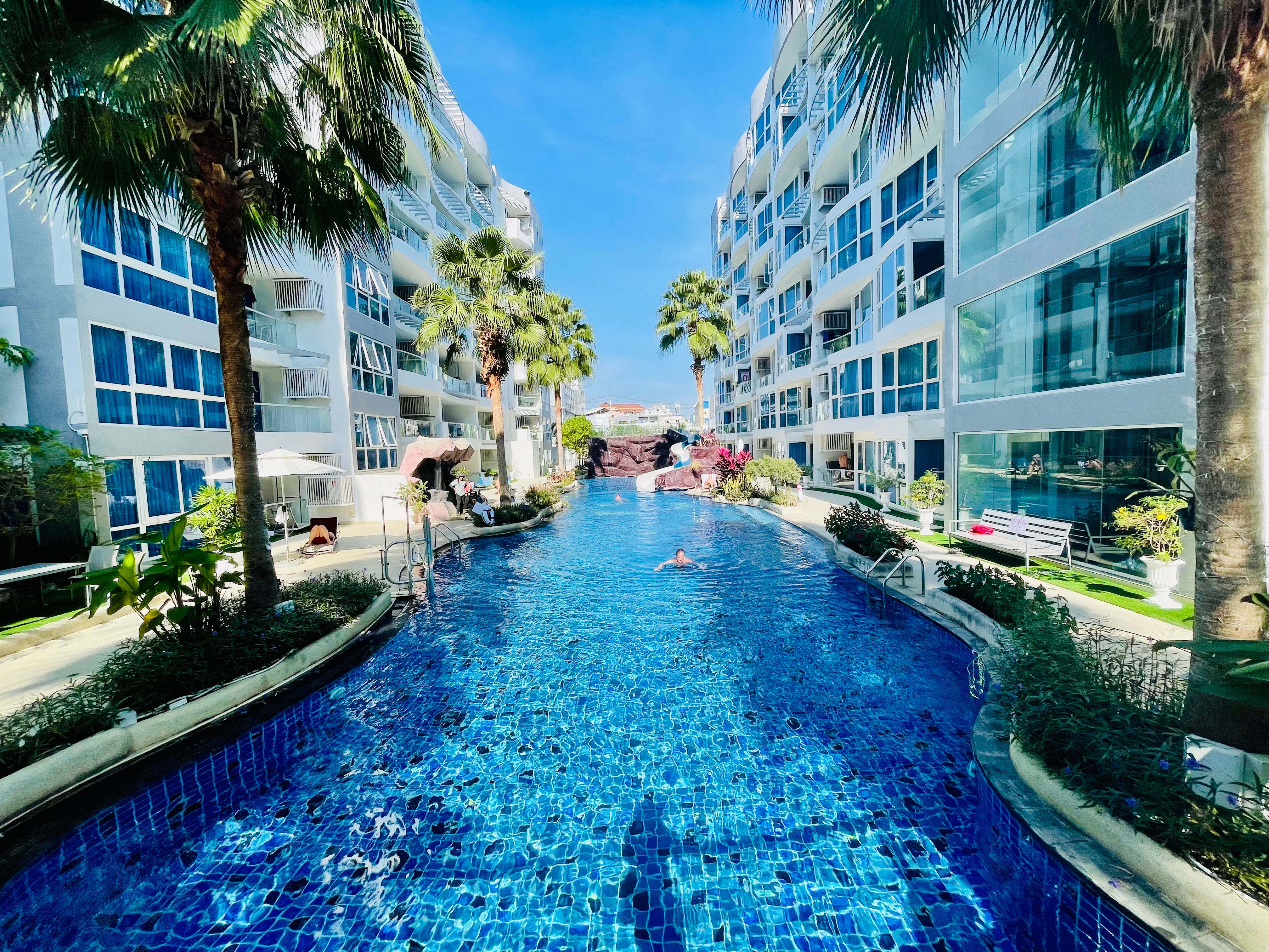1 Bedroom Condo In Grand Avenue For Sale photo 41