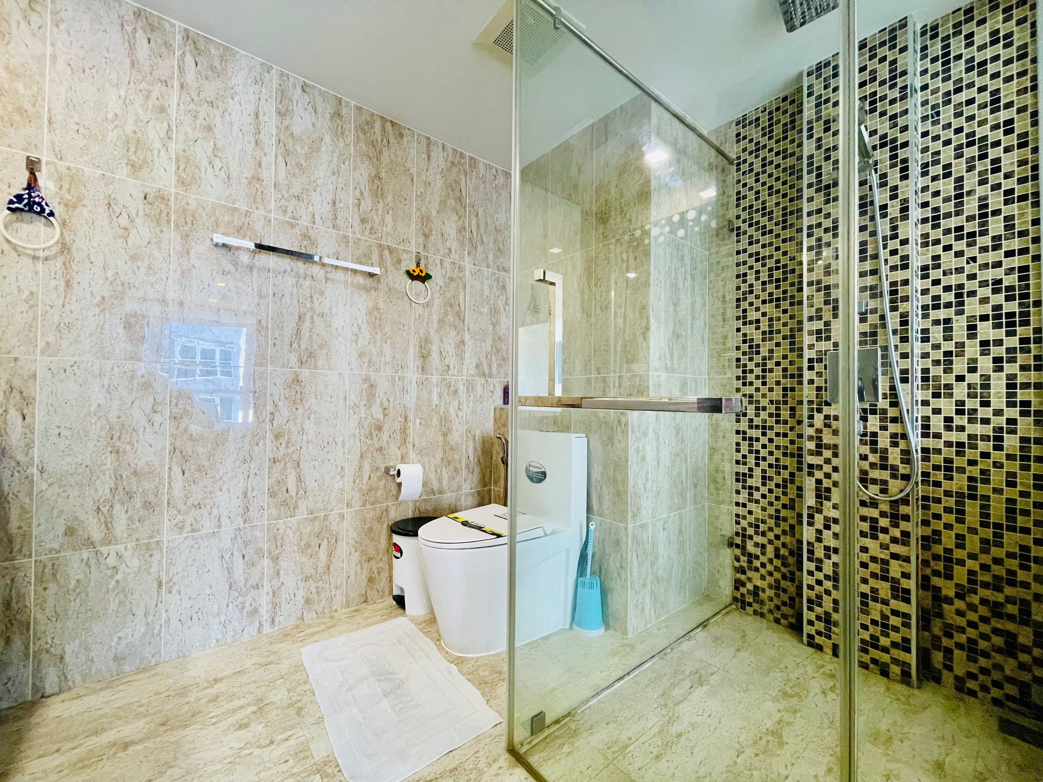 1 Bedroom Condo In Grand Avenue For Sale photo 27