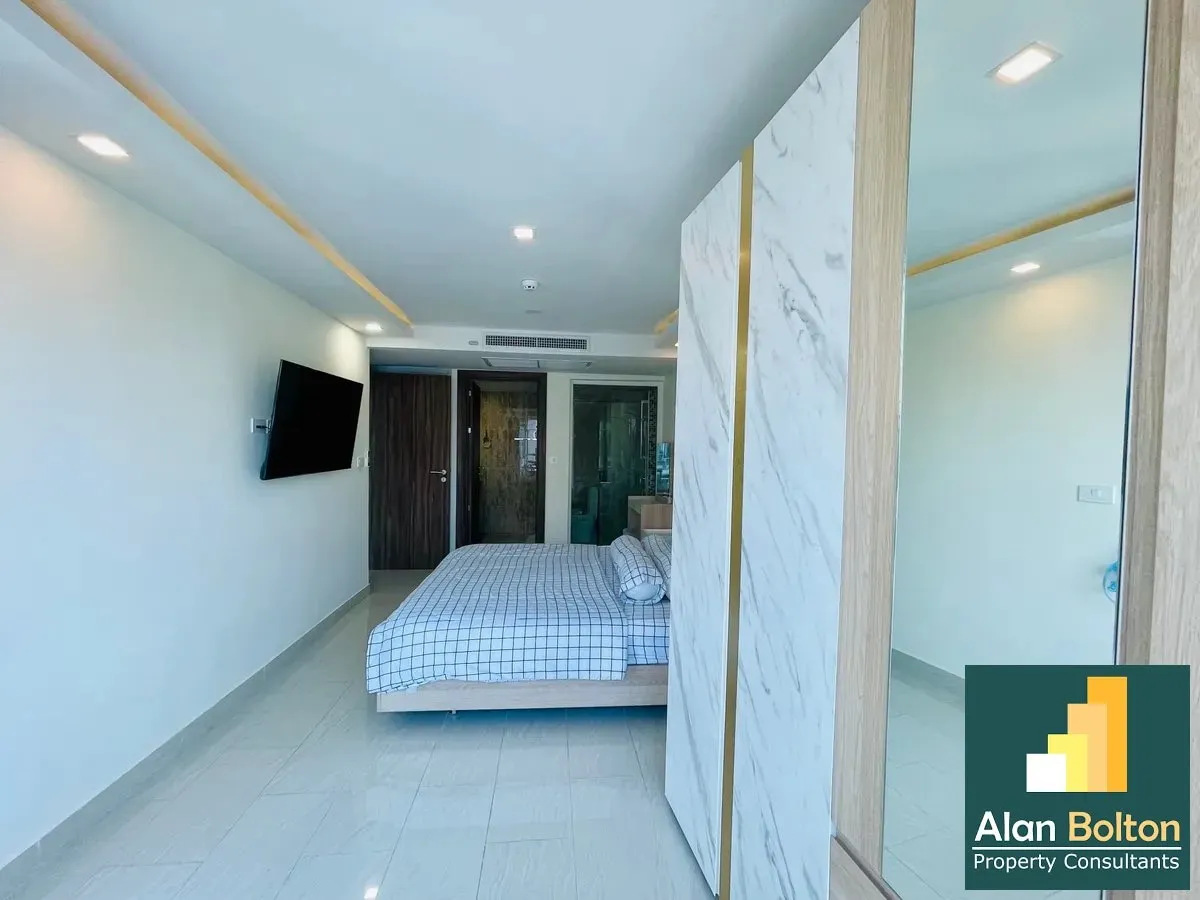 1 Bedroom Condo In Grand Avenue For Sale photo 13