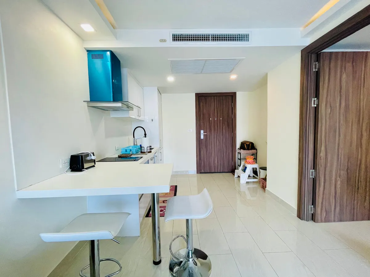 1 Bedroom Condo In Grand Avenue For Sale photo 18