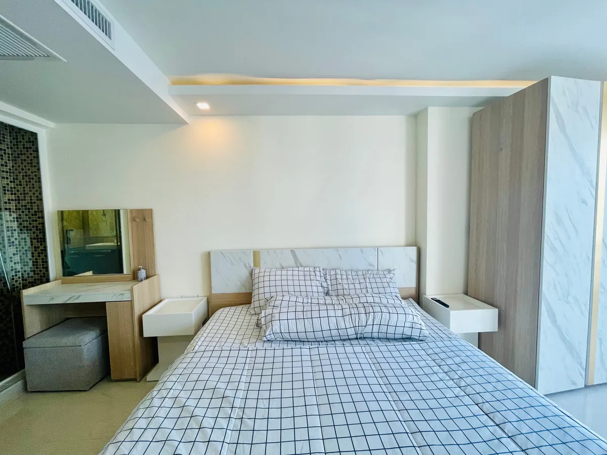 1 Bedroom Condo In Grand Avenue For Sale photo 30