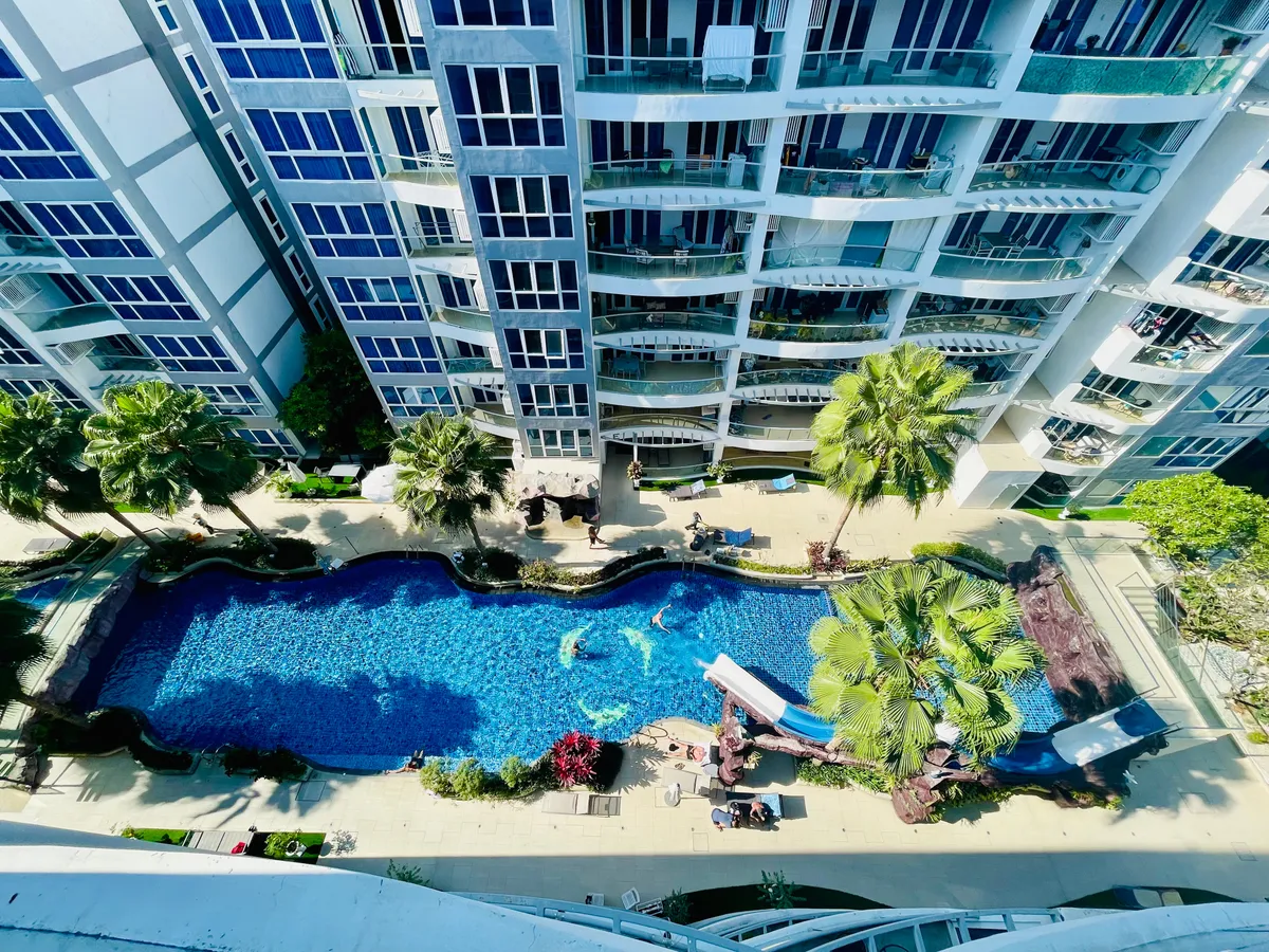 1 Bedroom Condo In Grand Avenue For Sale photo 33
