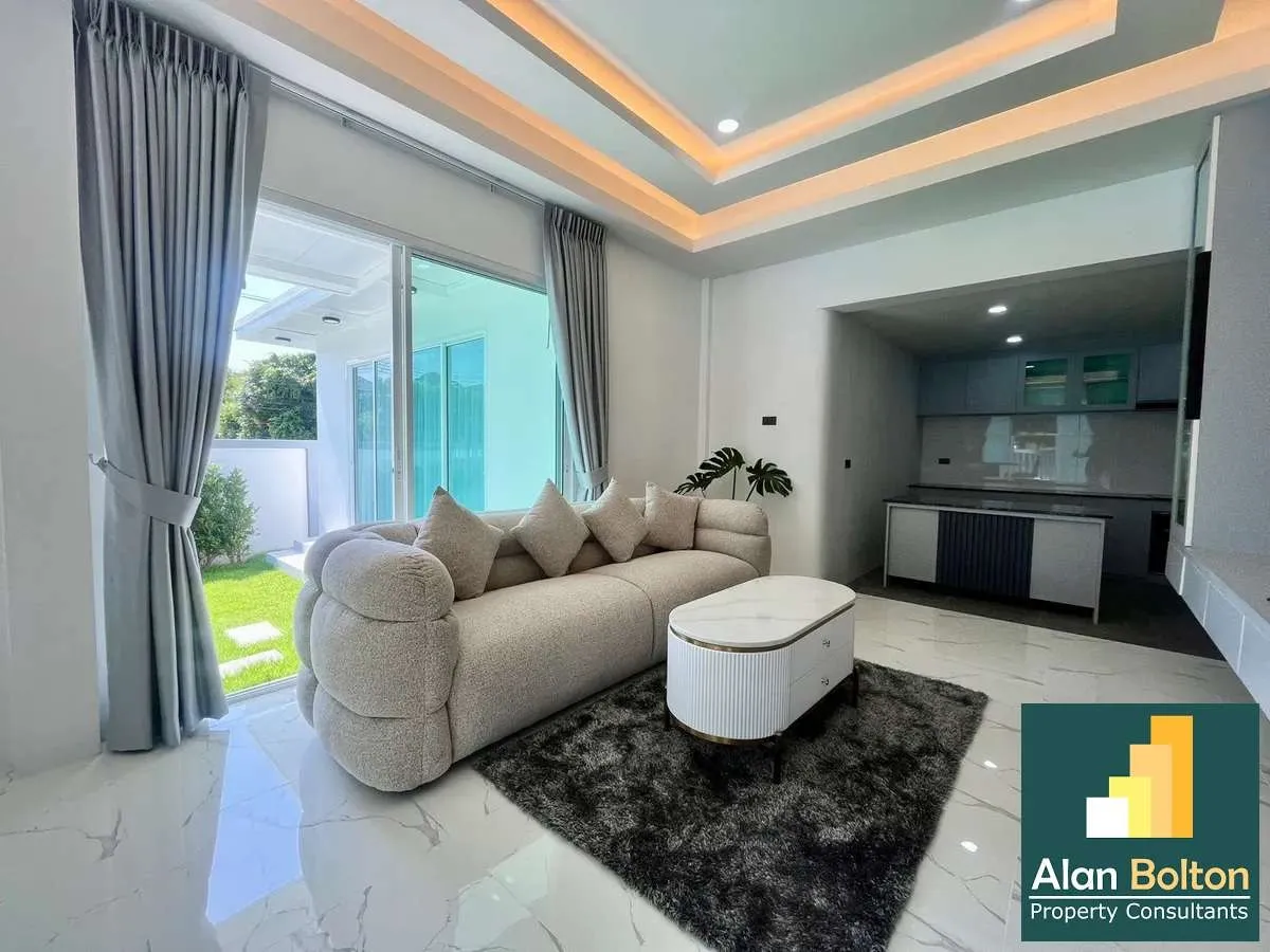 Pool villa modren design 3 Bedrooms 4 Bathrooms in East Pattaya photo 11