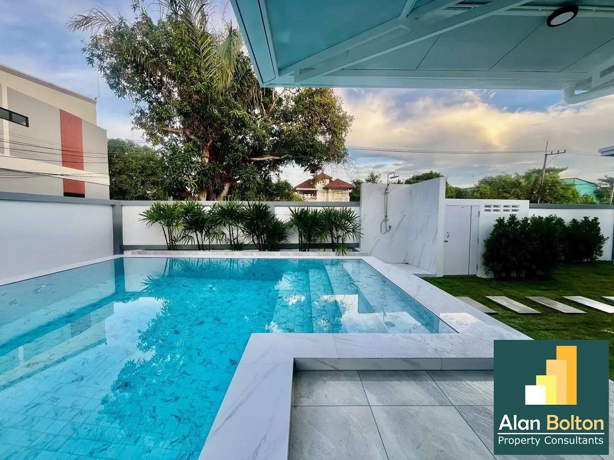 Pool villa modren design 3 Bedrooms 4 Bathrooms in East Pattaya photo 9