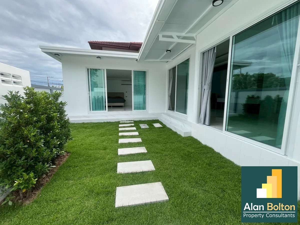 Pool villa modren design 3 Bedrooms 4 Bathrooms in East Pattaya photo 6