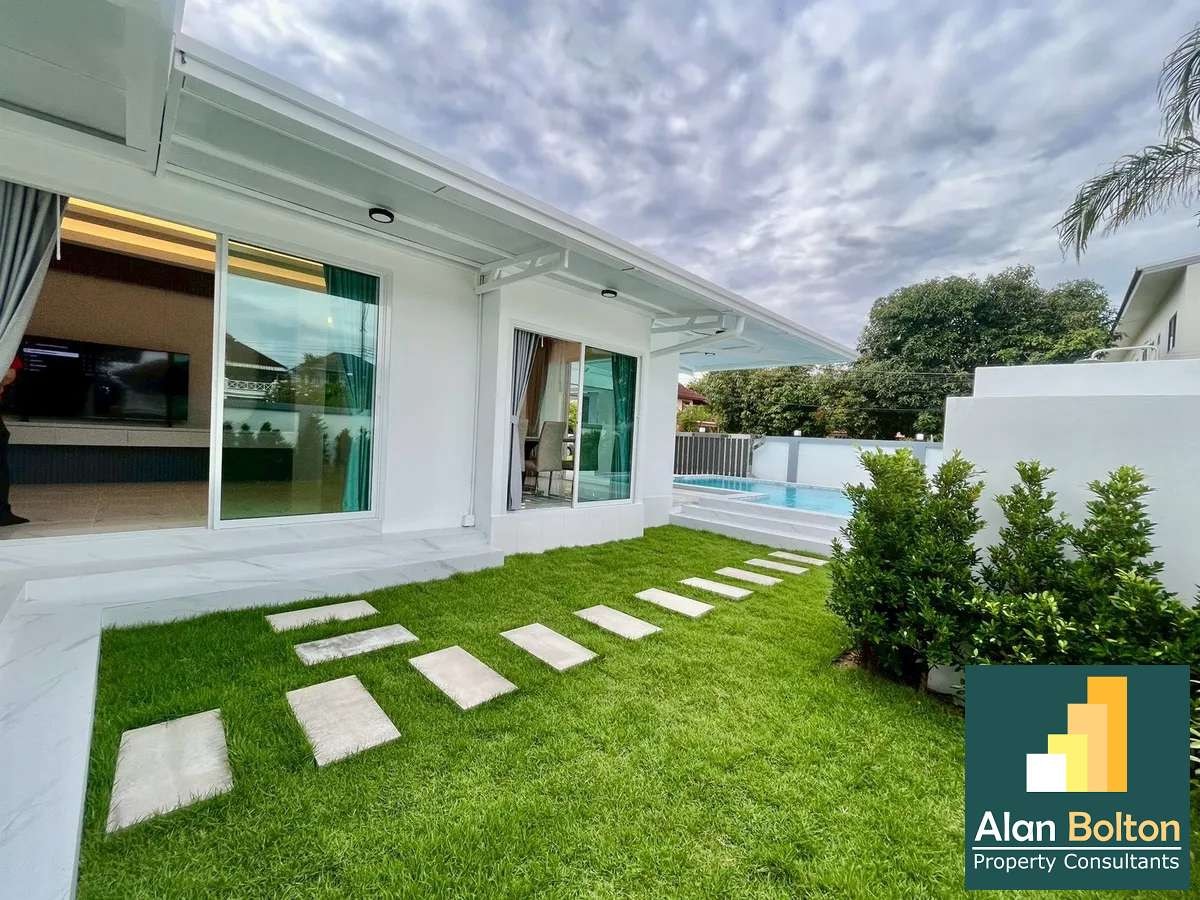 Pool villa modren design 3 Bedrooms 4 Bathrooms in East Pattaya photo 8