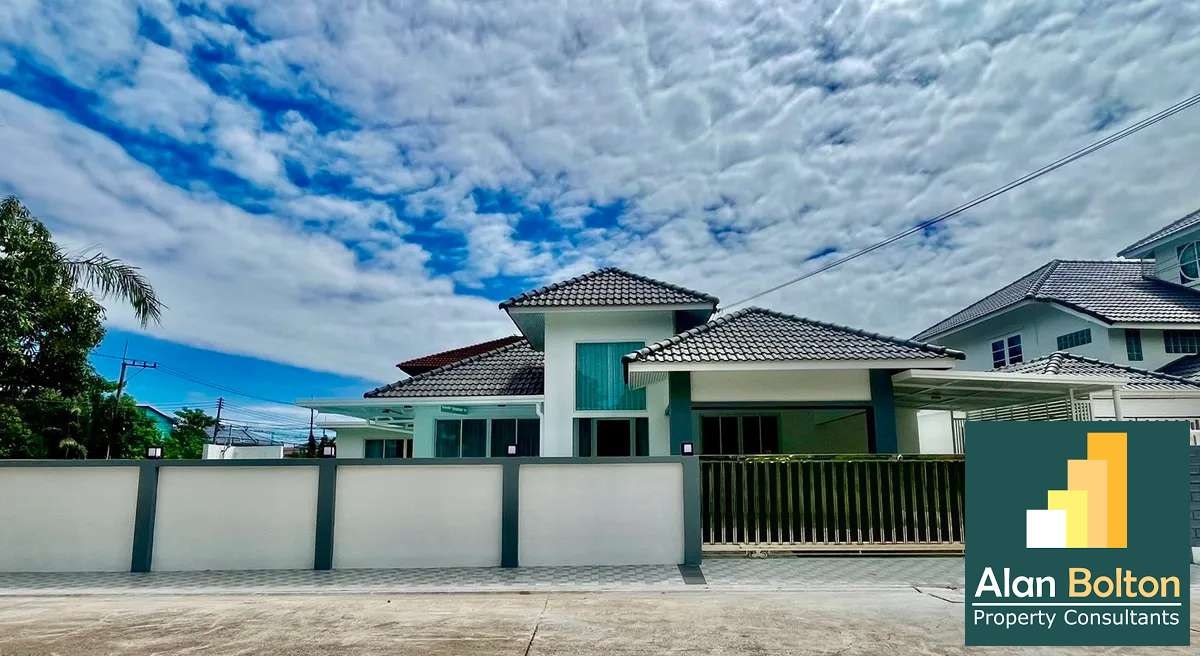 Pool villa modren design 3 Bedrooms 4 Bathrooms in East Pattaya photo 2