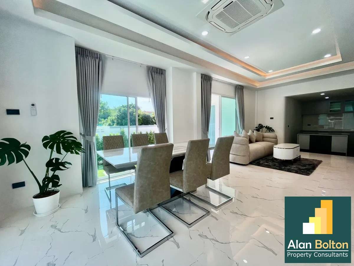 Pool villa modren design 3 Bedrooms 4 Bathrooms in East Pattaya photo 12