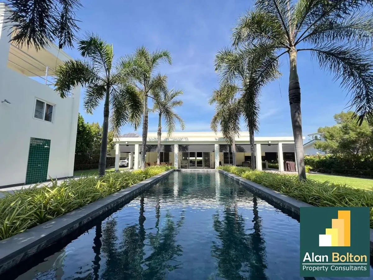 Luxury Private Villa 2 Bedrooms plus guest room  in Mapprachan