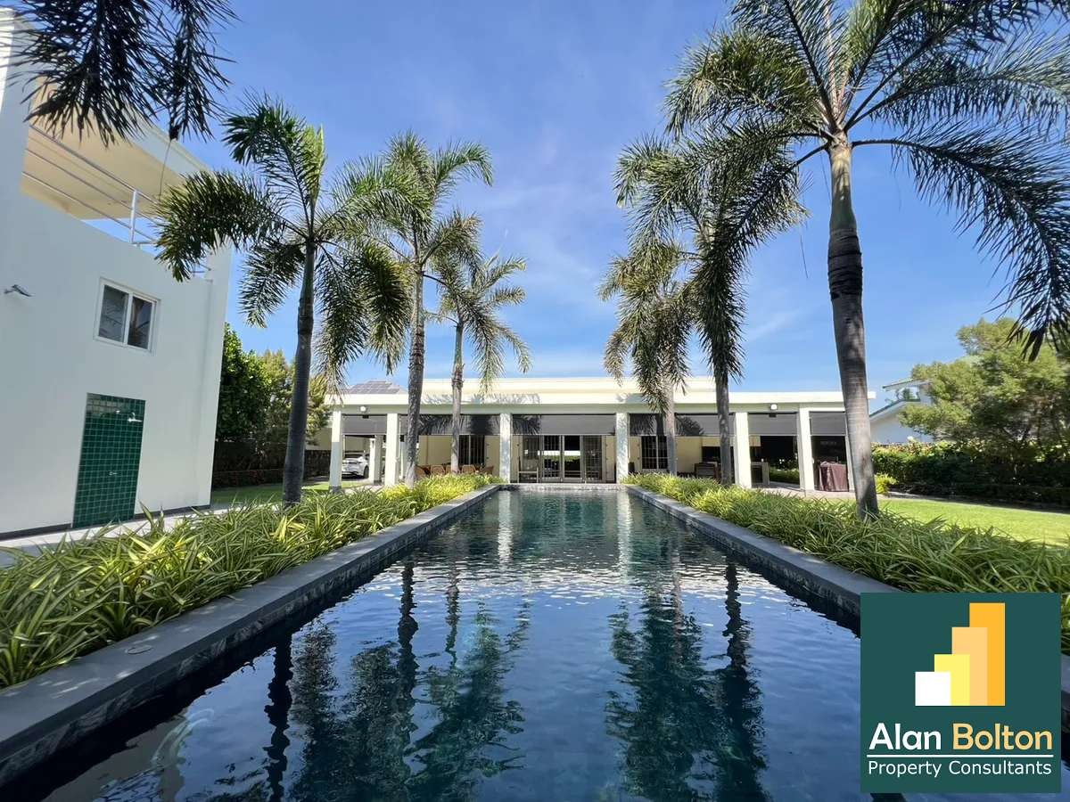 Luxury Private Villa 2 Bedrooms plus guest room  in Mapprachan