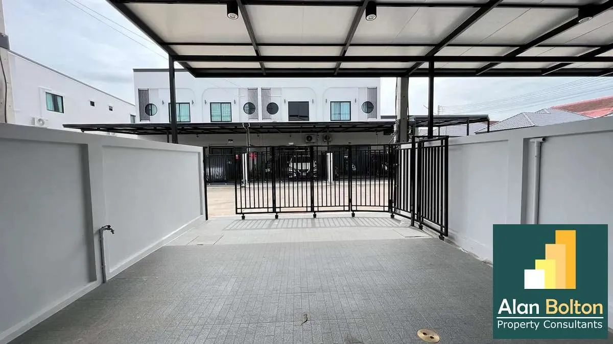 2-storey townhouse, modern style, corner house, East Pattaya photo 11