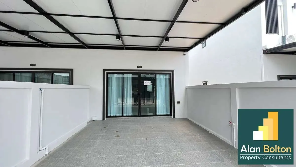2-storey townhouse, modern style, corner house, East Pattaya photo 12