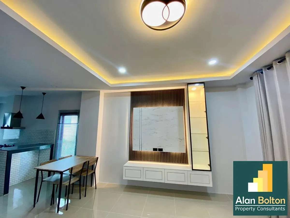 2-storey townhouse, modern style, corner house, East Pattaya photo 3