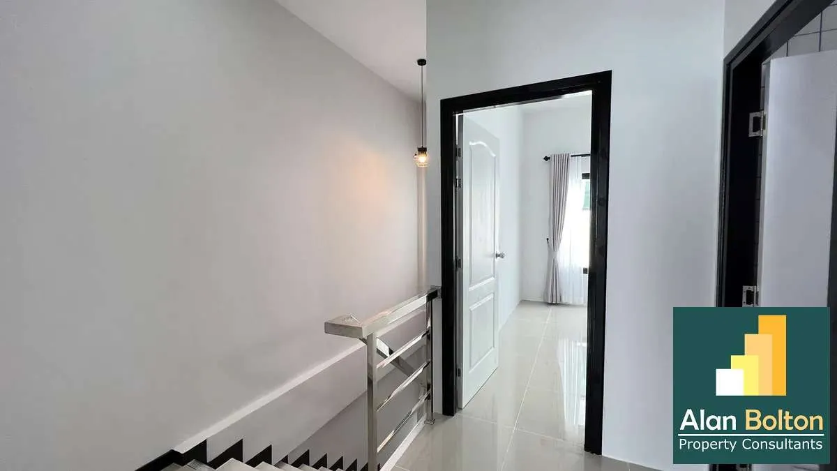 2-storey townhouse, modern style, corner house, East Pattaya photo 6
