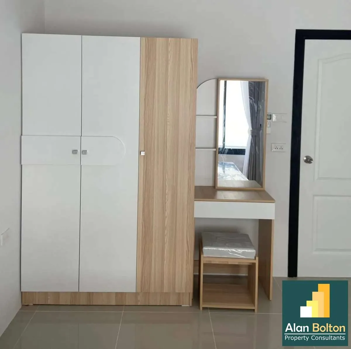 2-storey townhouse, modern style, corner house, East Pattaya photo 9