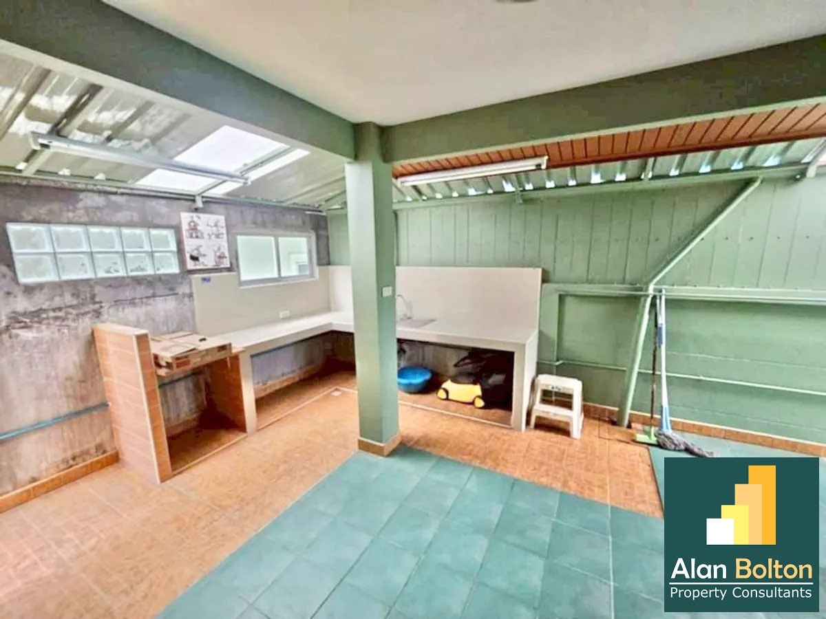 4 Bedroom House For Sale In North Pattaya photo 7