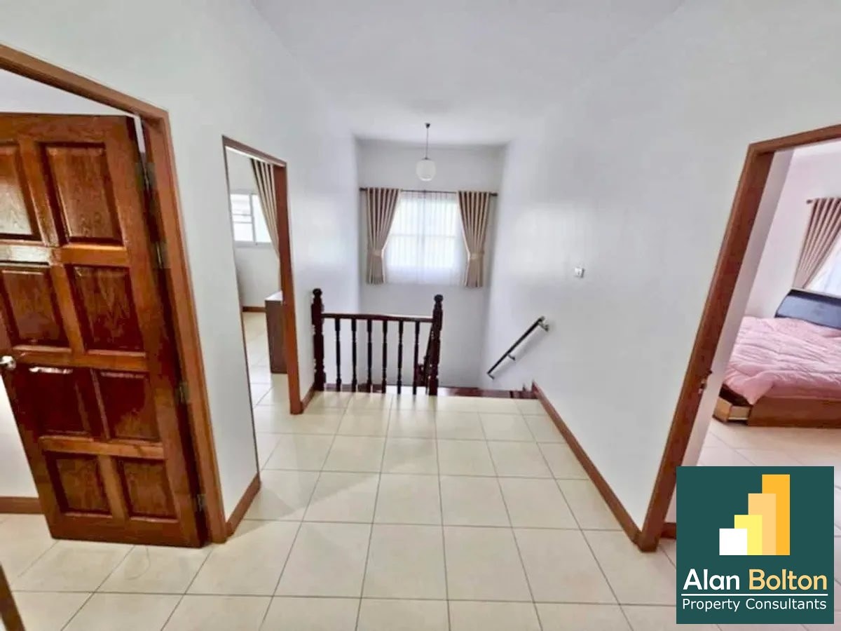 4 Bedroom House For Sale In North Pattaya photo 5