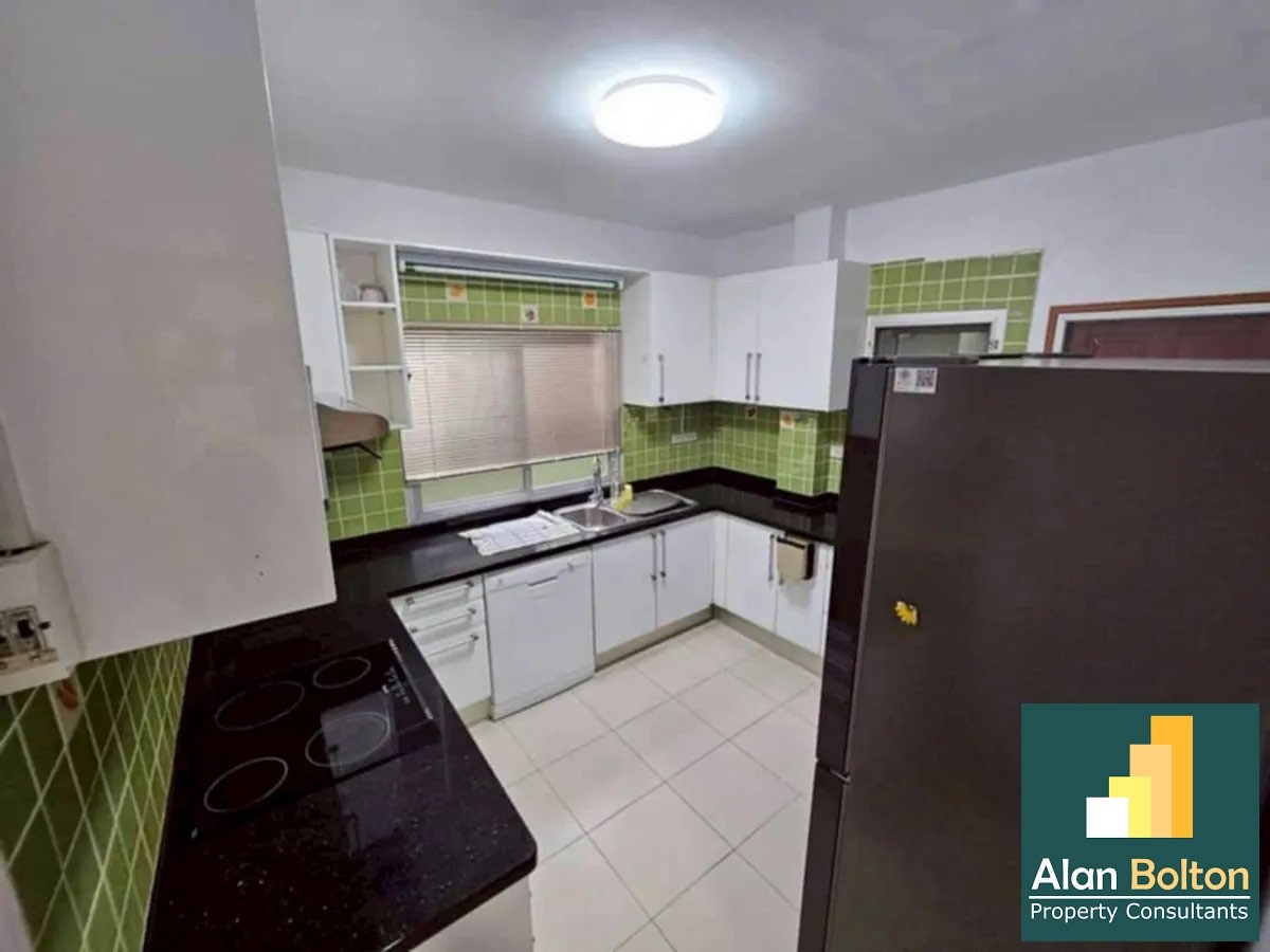 4 Bedroom House For Sale In North Pattaya photo 4