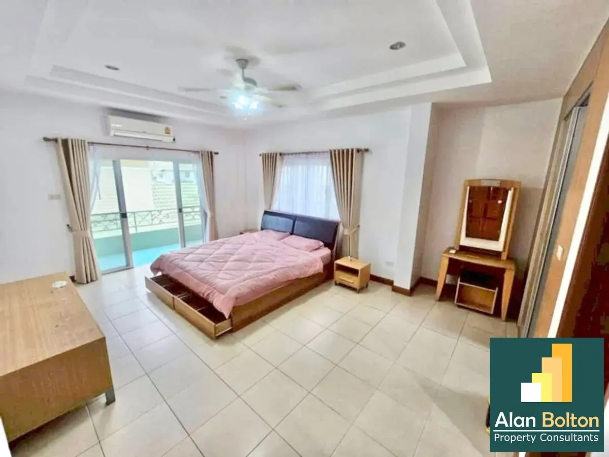 4 Bedroom House For Sale In North Pattaya