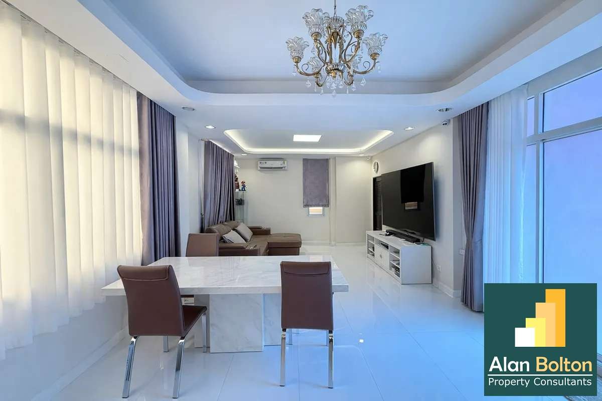 House for Sale photo 4