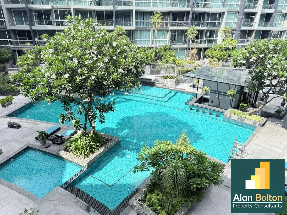 2 Bedrooms 2 Bathrooms in Central Pattaya
