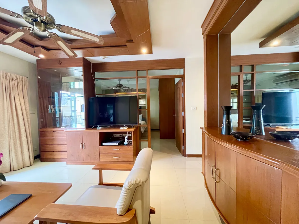 Larger 1 Bedroom For Rent in Whitehouse condotel photo 18