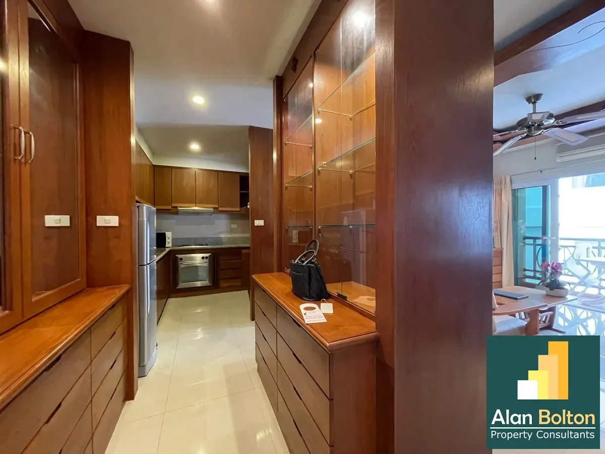 Larger 1 Bedroom For Rent in Whitehouse condotel photo 5