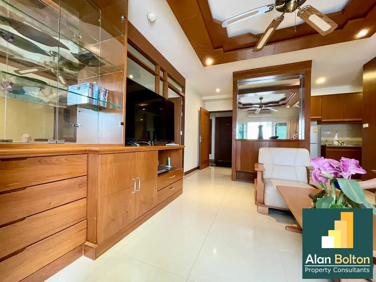 Larger 1 Bedroom For Rent in Whitehouse condotel photo 6