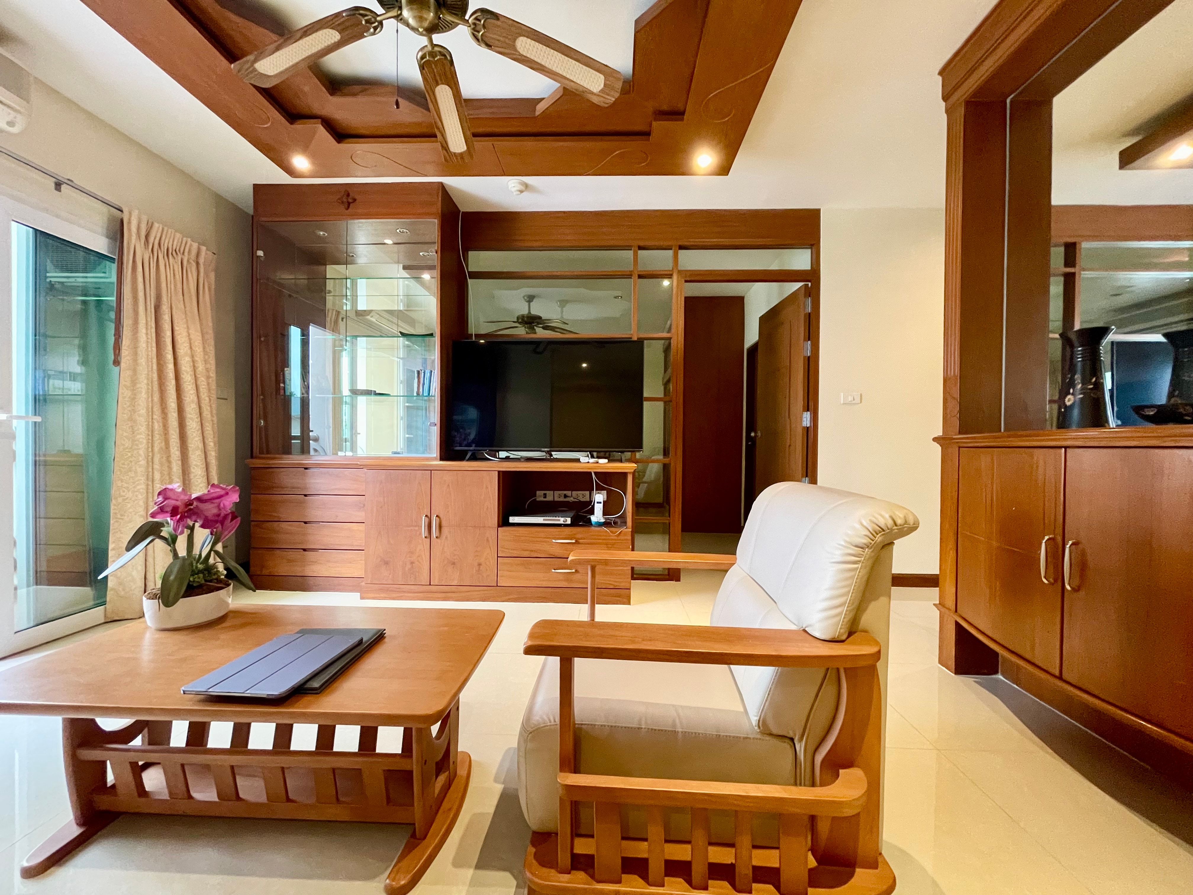 Larger 1 Bedroom For Rent in  Whitehouse condotel photo 15