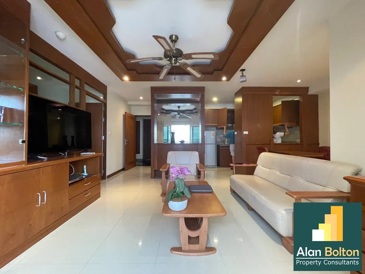 Larger 1 Bedroom For Rent in  Whitehouse condotel