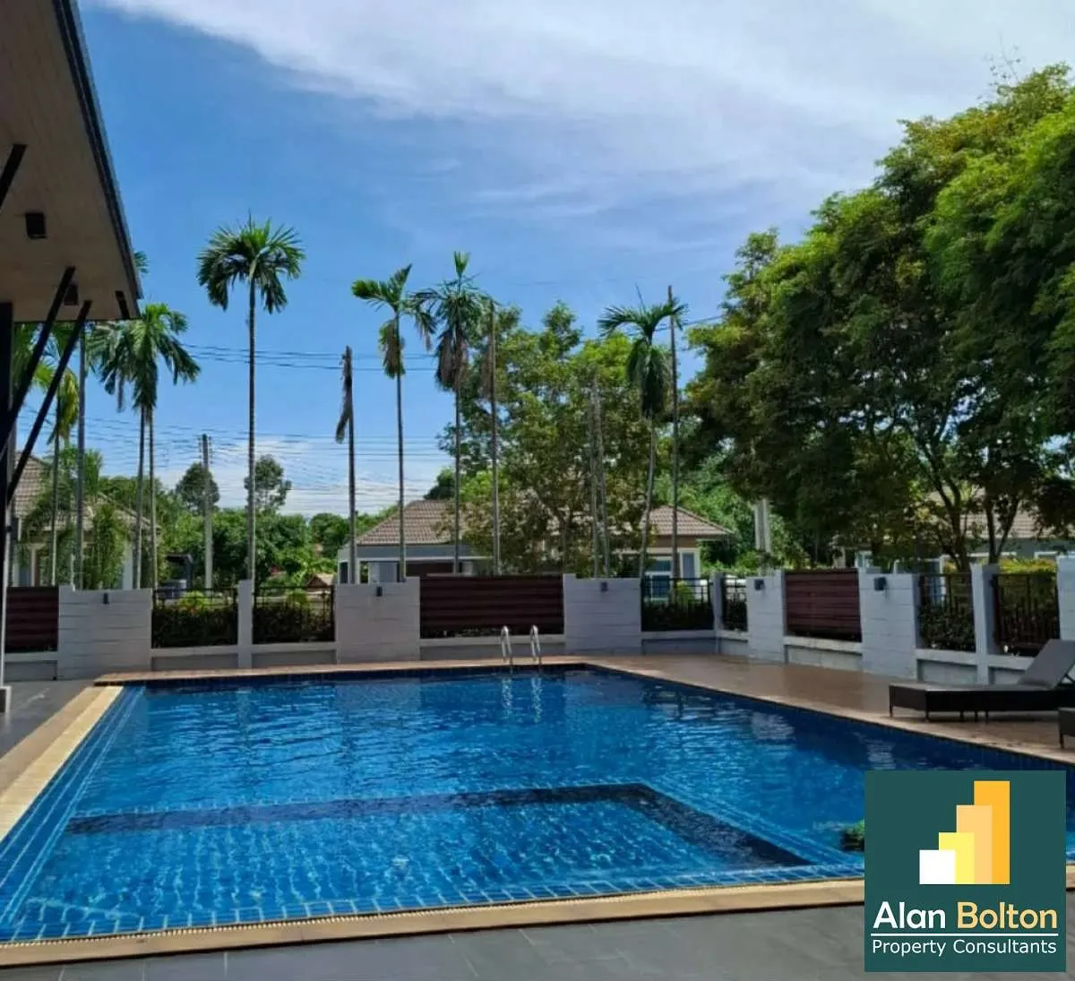 4 Bedroom 3 Bathroom in Bang Saray