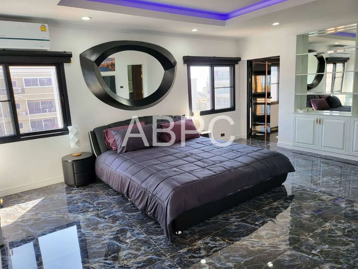 Large Ocean View 4 Bed 4 bath Penthouse Condo In Pratumnak photo 10