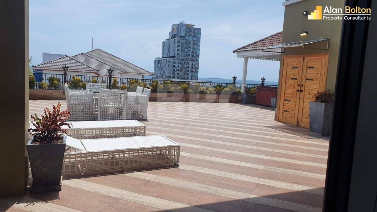 Large Ocean View 4 Bed 4 bath Penthouse Condo In Pratumnak