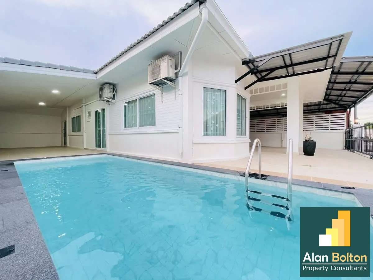 Pool Villa 3 Bedrooms 2 Bathrooms in East Pattata