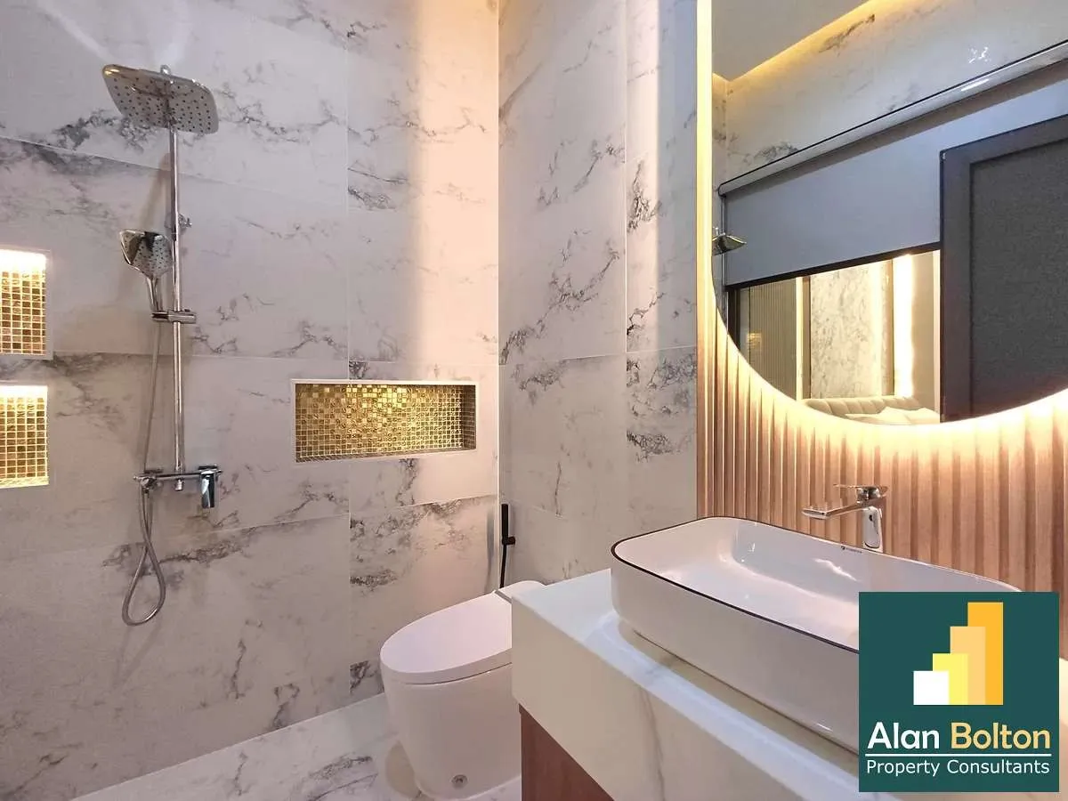 Luxury Pool Villa suitable for private use or business 4 bedrooms 5 bathrooms in Jomtien for Sale photo 9