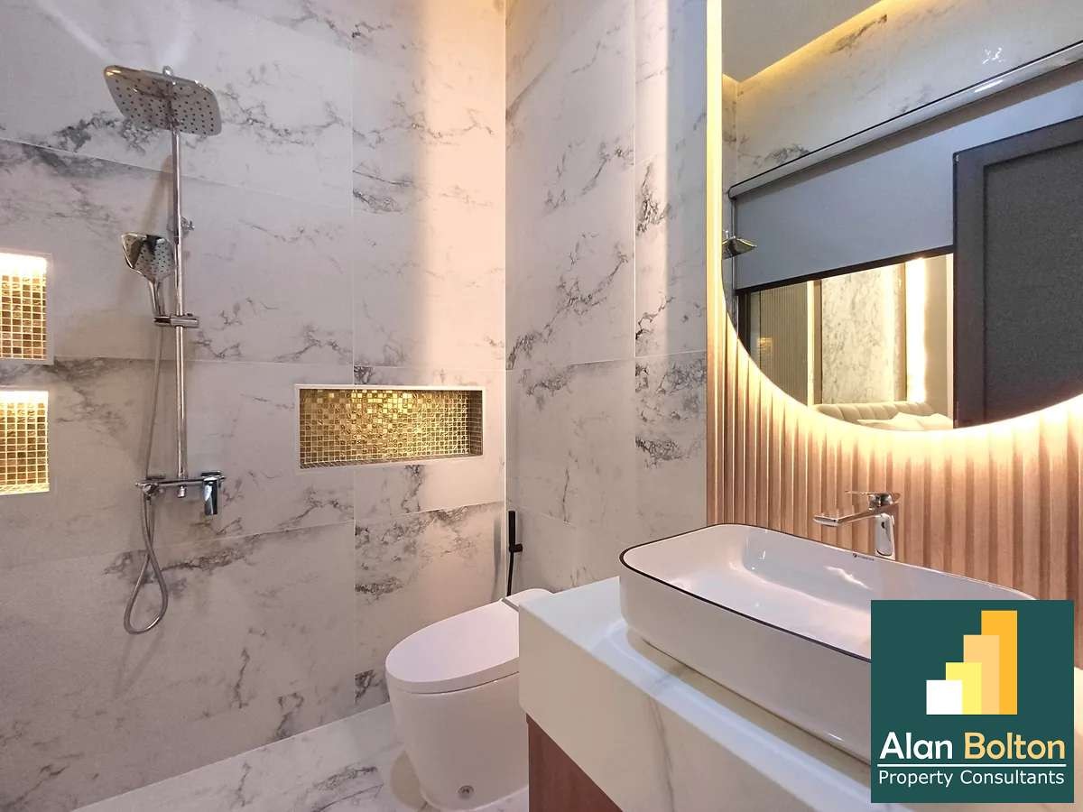 Luxury Pool Villa suitable for private use or business 4 bedrooms 5 bathrooms in Jomtien for Sale photo 9