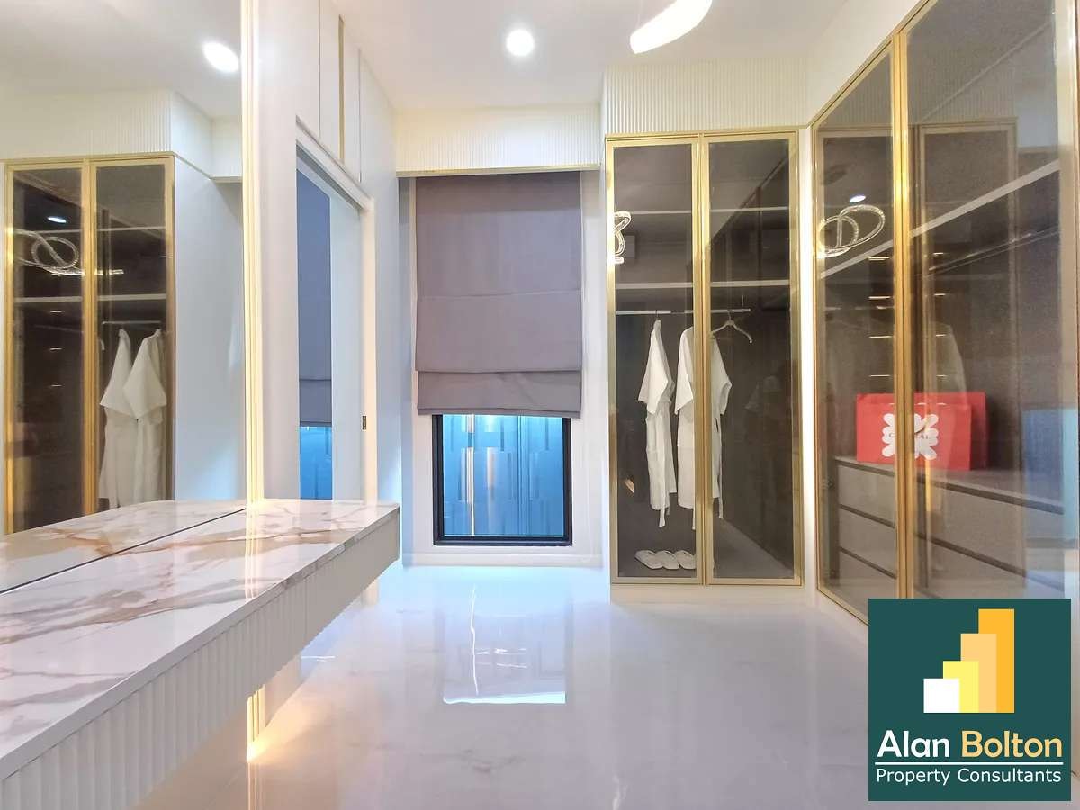 Luxury Pool Villa suitable for private use or business 4 bedrooms 5 bathrooms in Jomtien for Sale photo 7