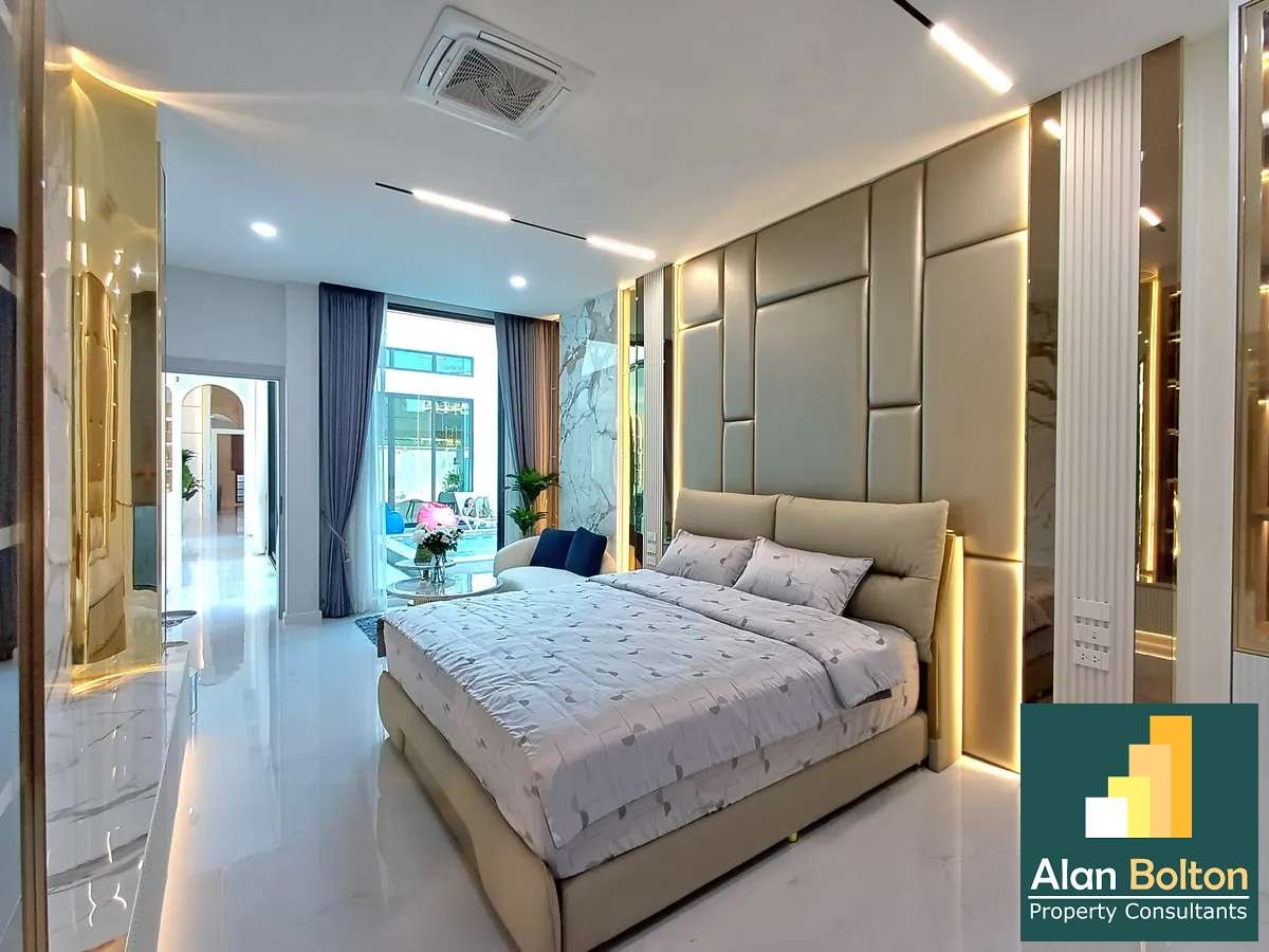 Luxury Pool Villa suitable for private use or business 4 bedrooms 5 bathrooms in Jomtien for Sale photo 21