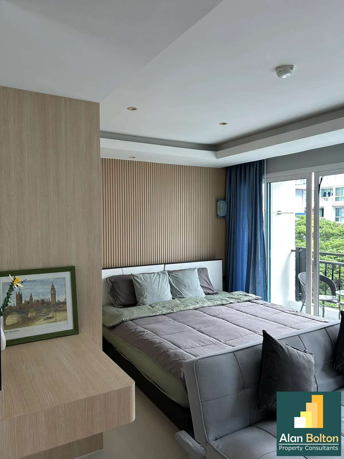 Studio Condo For rent In central photo 10