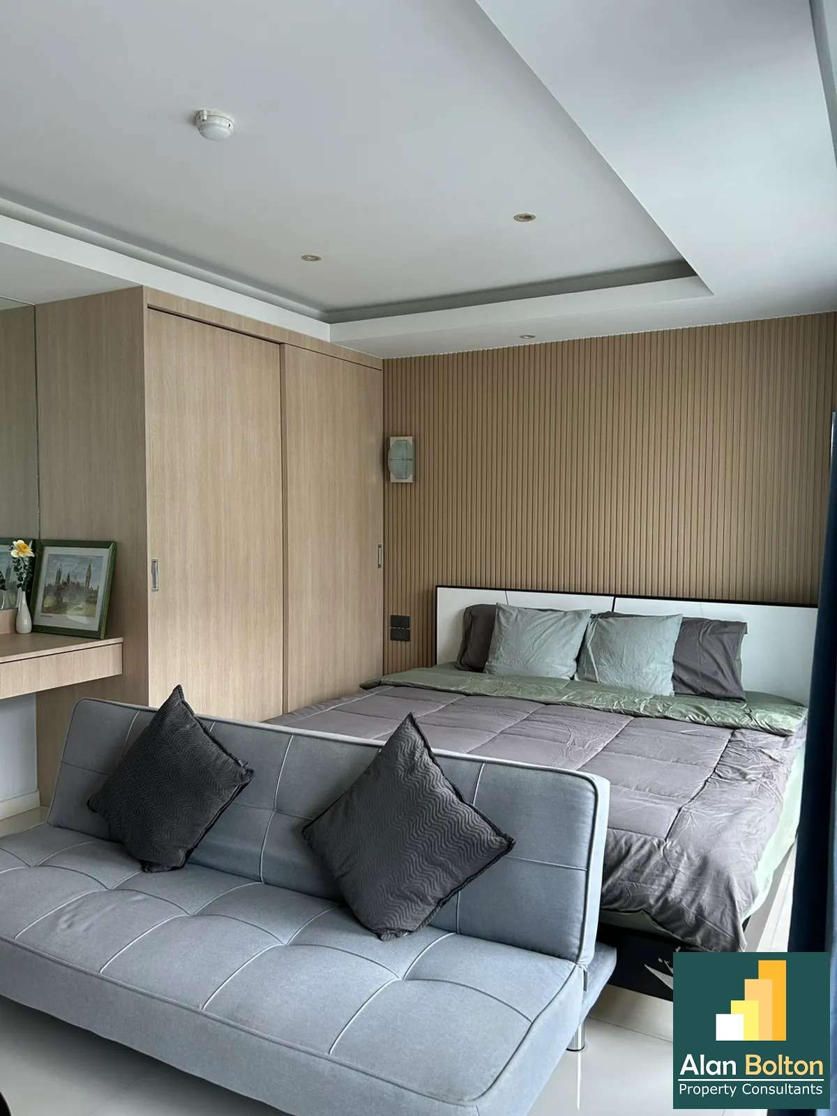 Studio Condo For rent In central photo 5