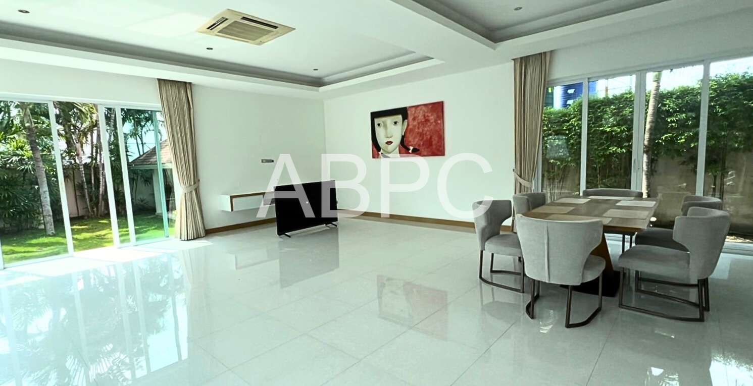3 bedroom Pool Villa for rent East Pattaya photo 11