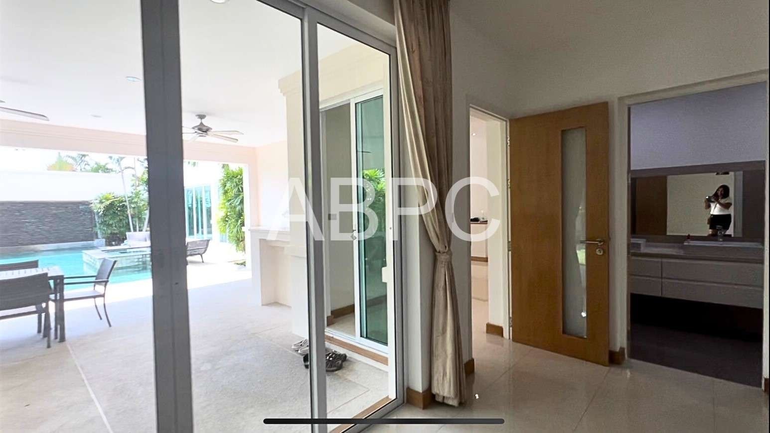 3 bedroom Pool Villa for rent East Pattaya photo 9