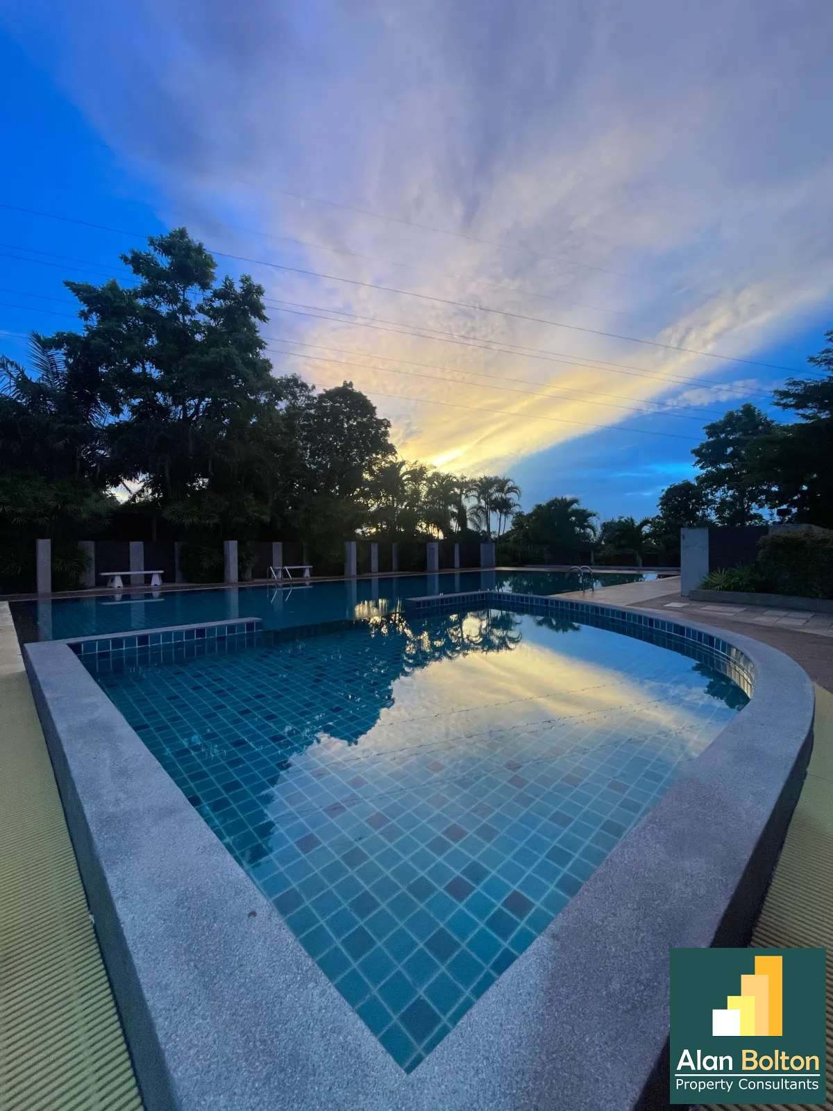 Newly Renovated Four Bedroom Three Bathroom House in Secure East Pattaya Village photo 13