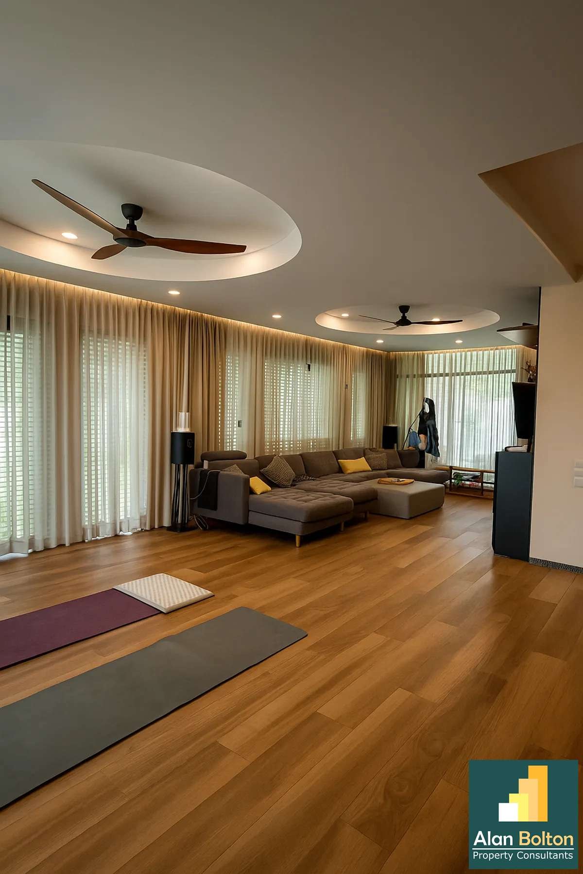 Newly Renovated Four Bedroom Three Bathroom House in Secure East Pattaya Village photo 5